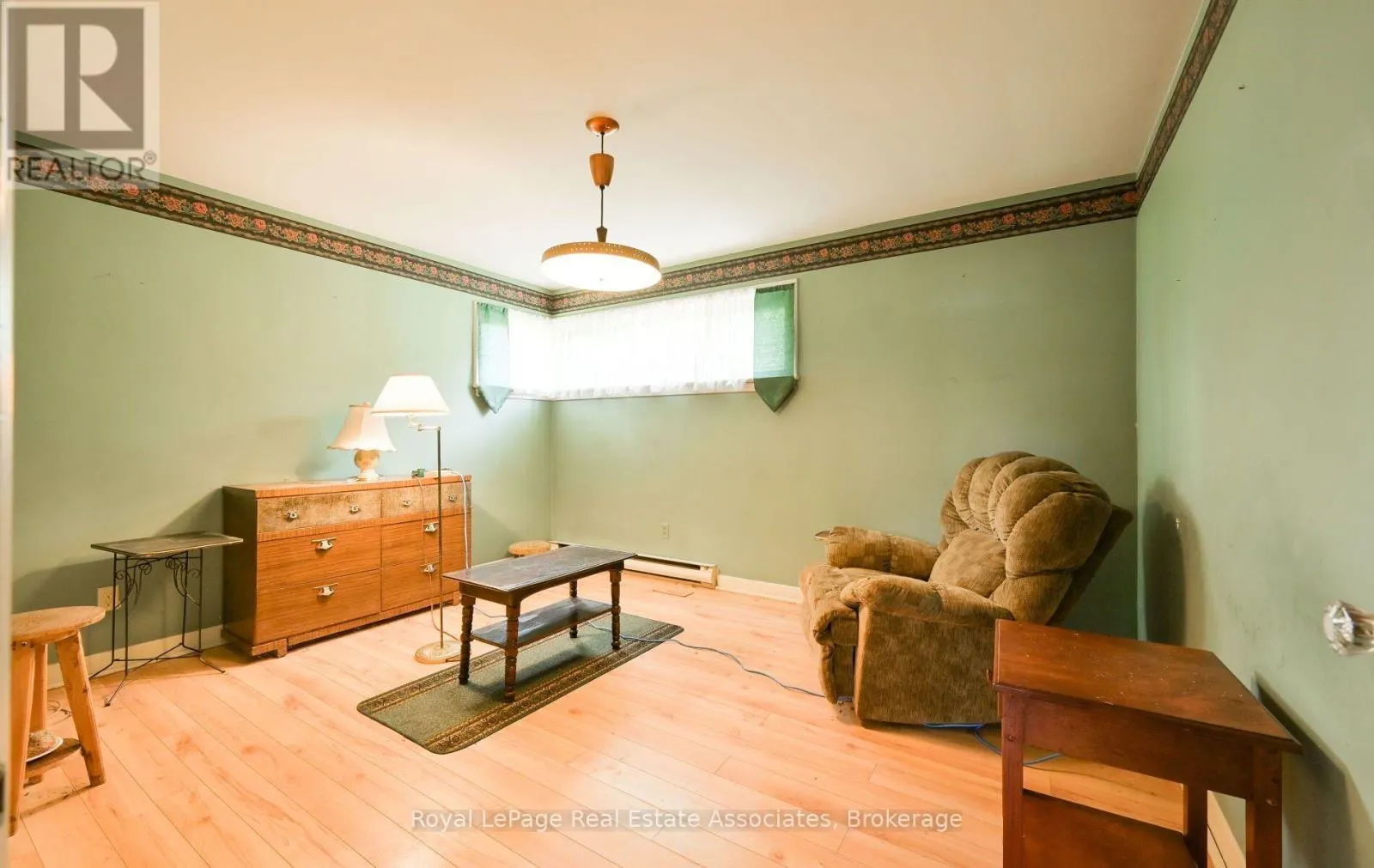 27 ROTHSAY AVENUE