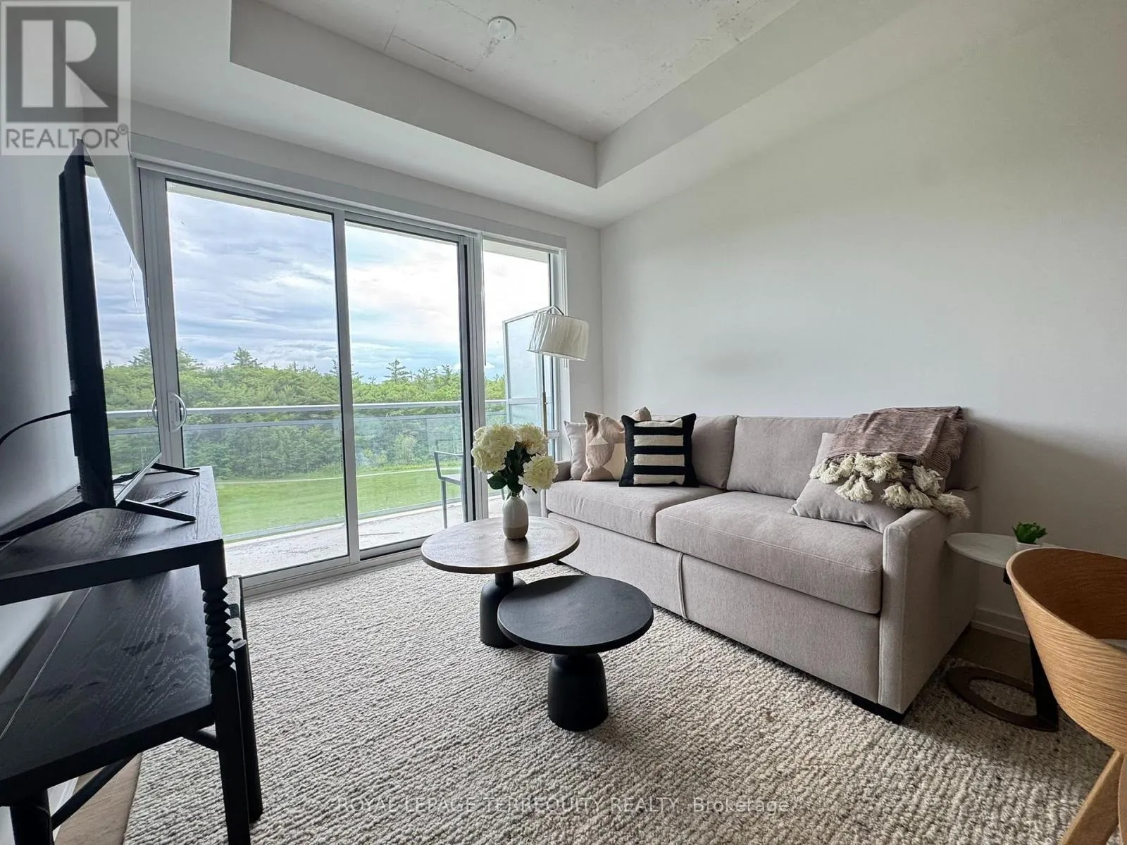 309 - 100 CARRICK TRAIL