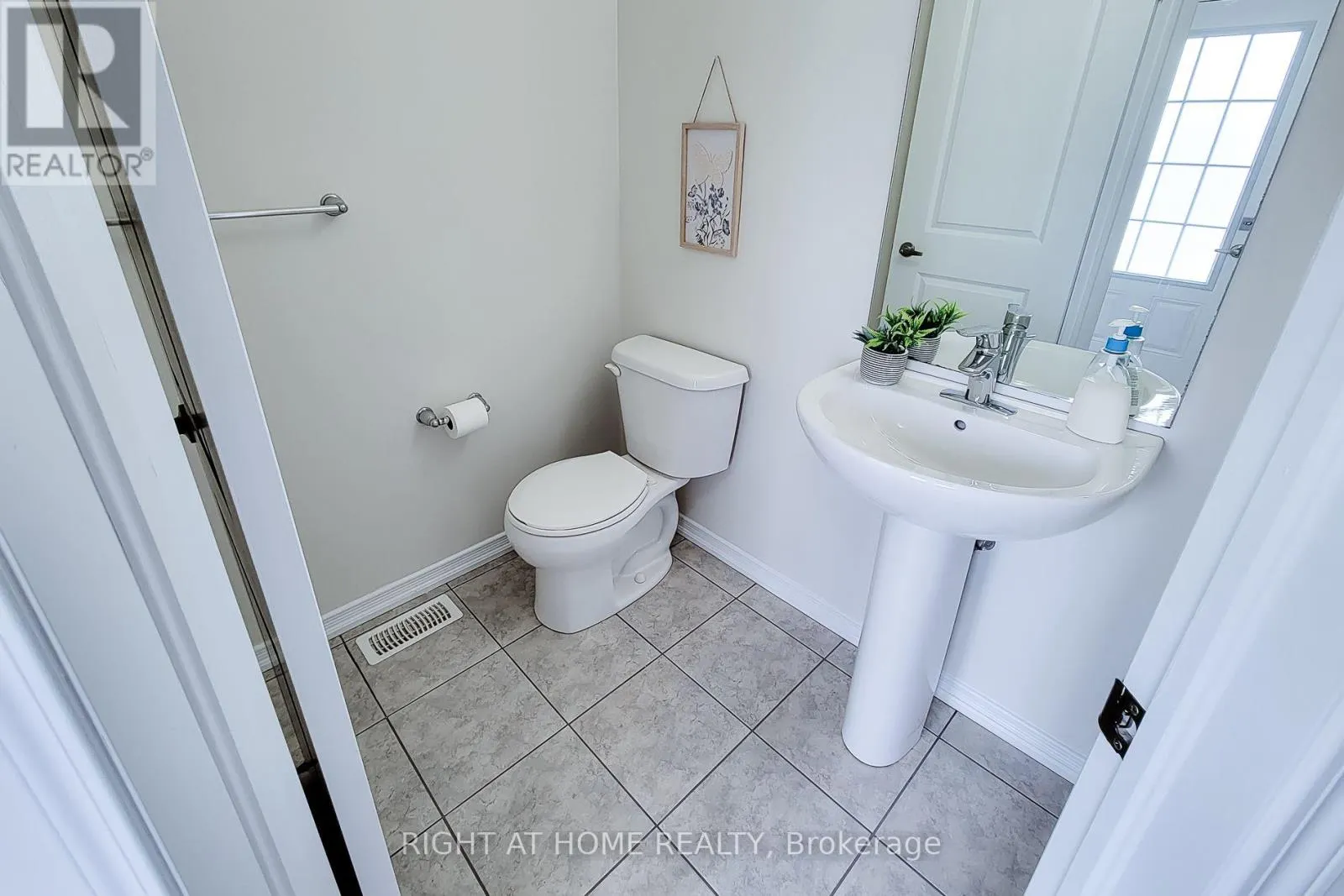 11 ESTHER CRESCENT