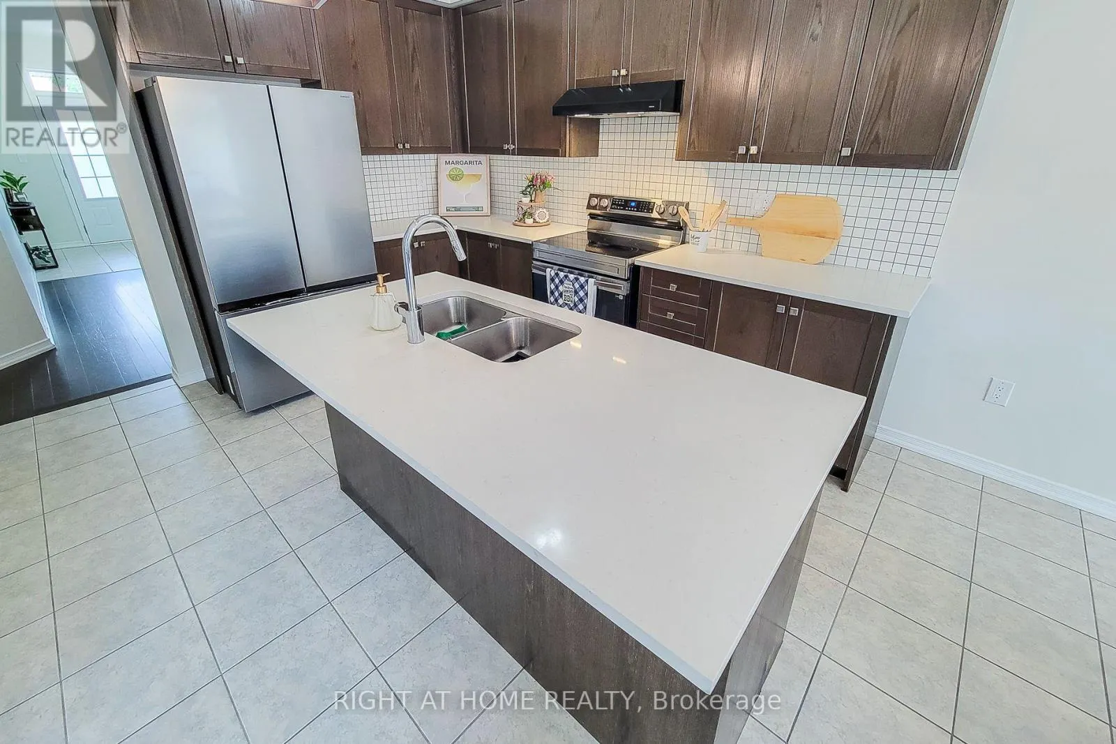 11 ESTHER CRESCENT