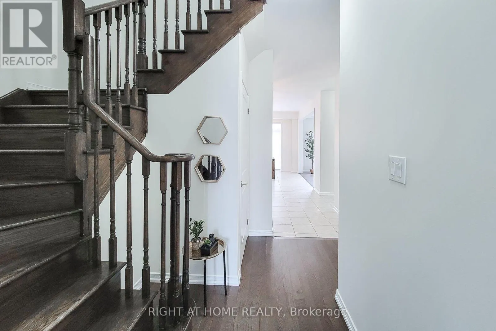 11 ESTHER CRESCENT