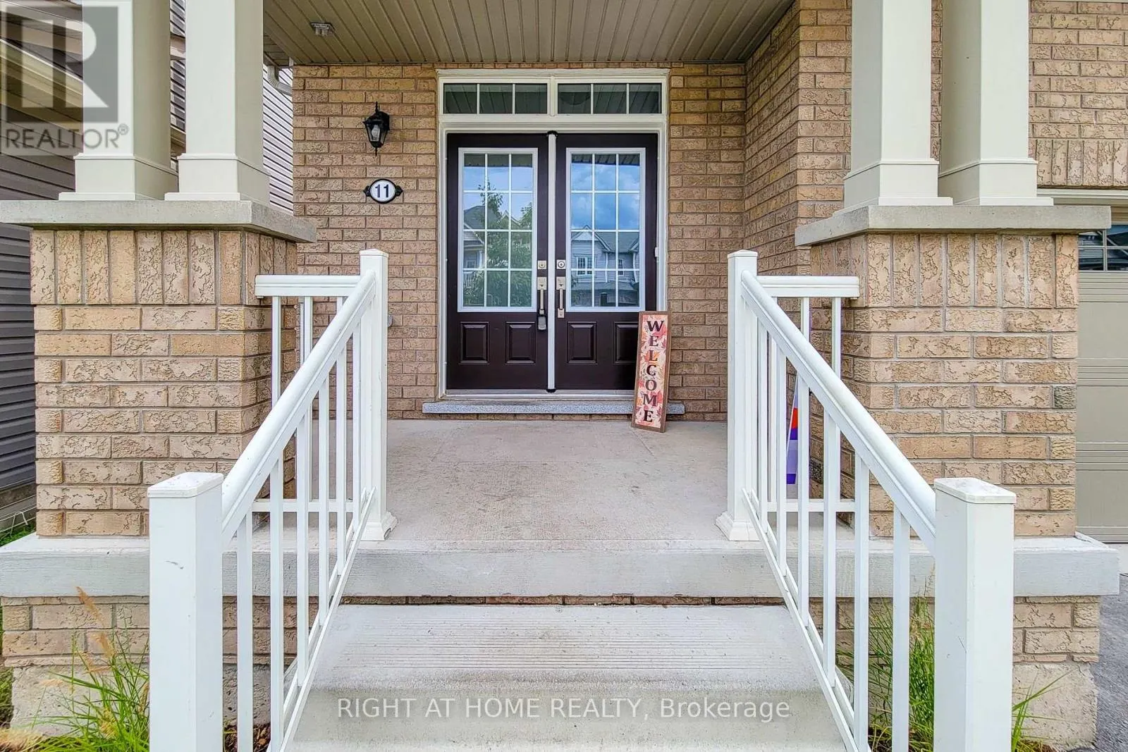 11 ESTHER CRESCENT