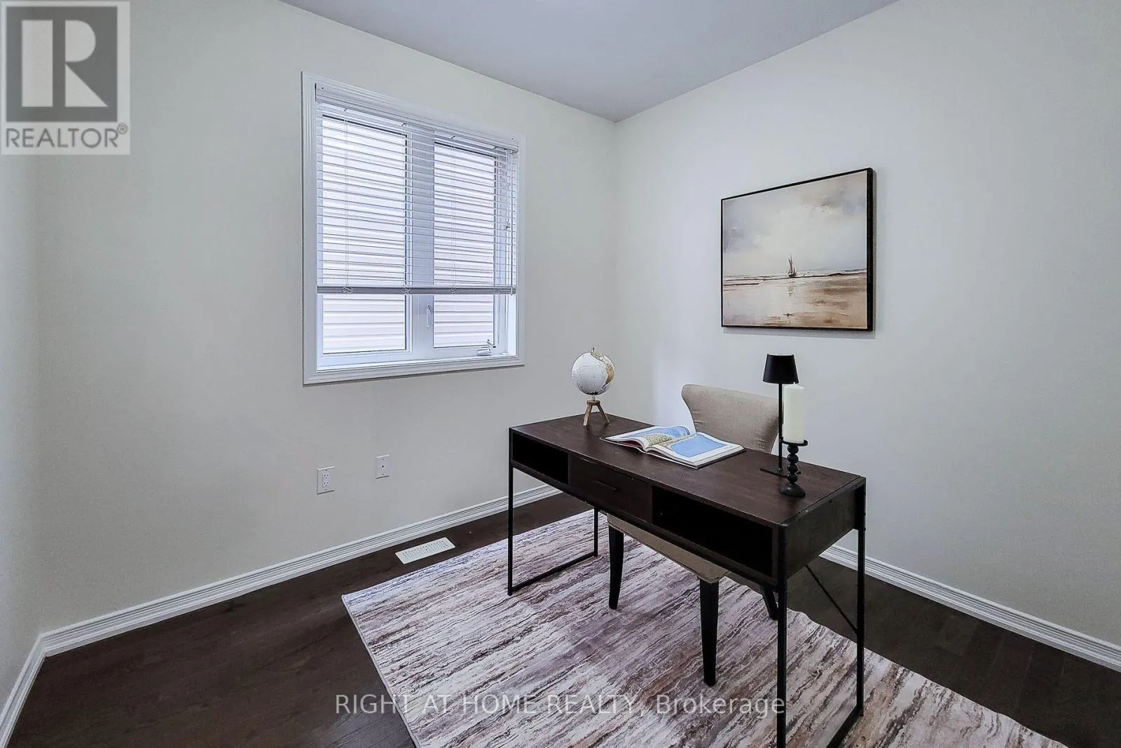 11 ESTHER CRESCENT