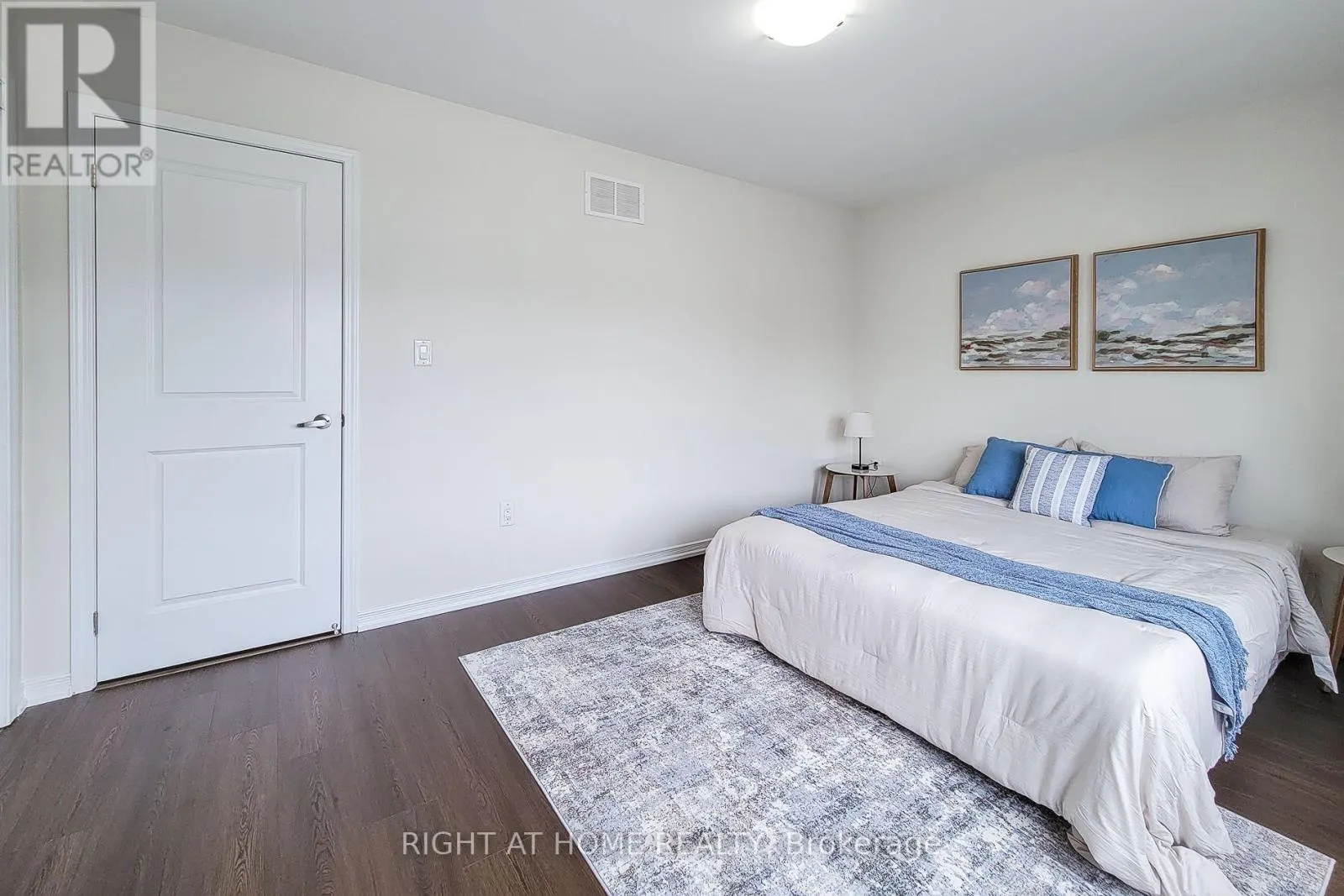 11 ESTHER CRESCENT