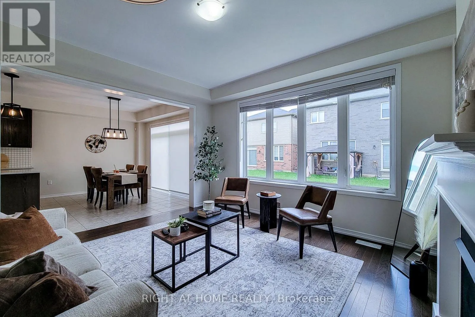 11 ESTHER CRESCENT
