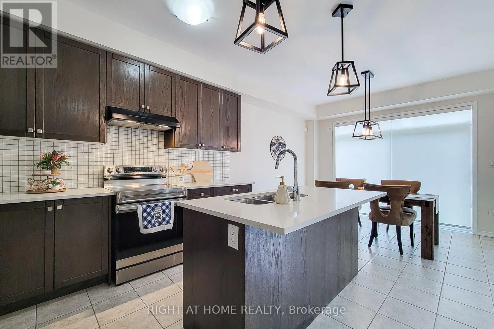 11 ESTHER CRESCENT