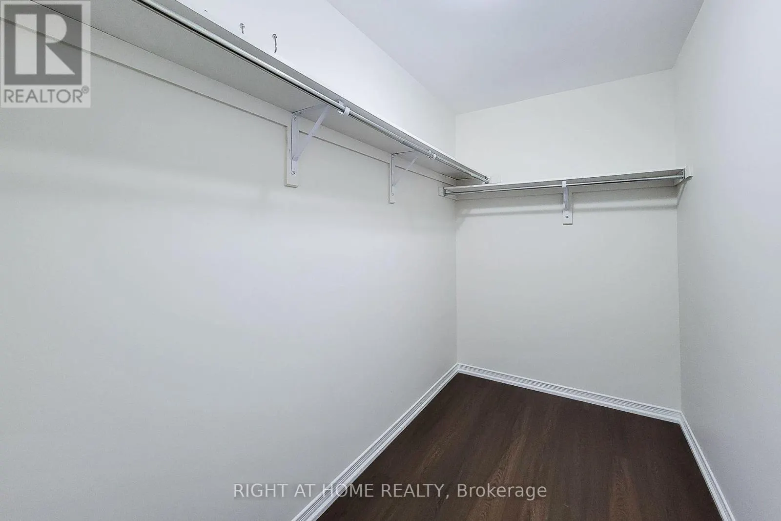 11 ESTHER CRESCENT