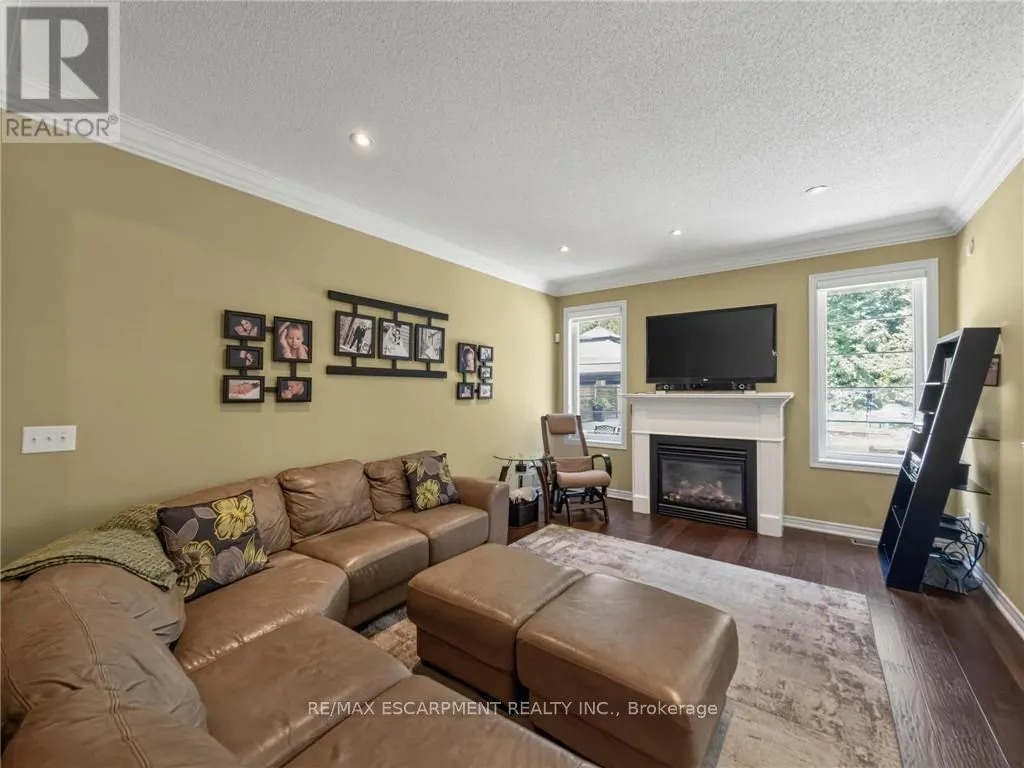 80 SUTHERLAND CRESCENT