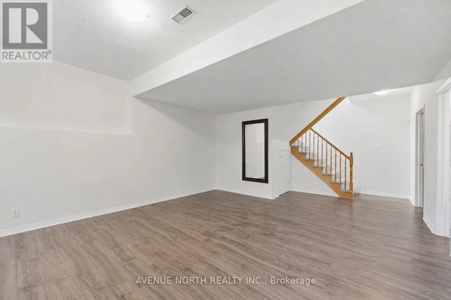 141 GLADEVIEW PRIVATE