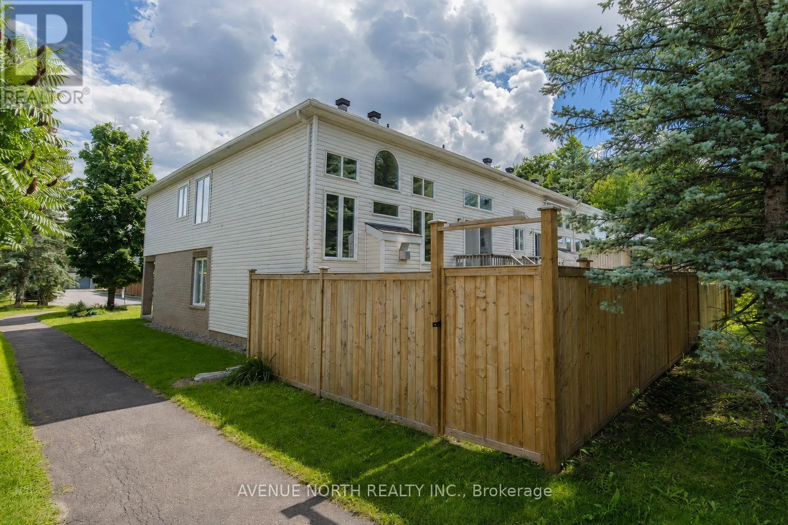 141 GLADEVIEW PRIVATE