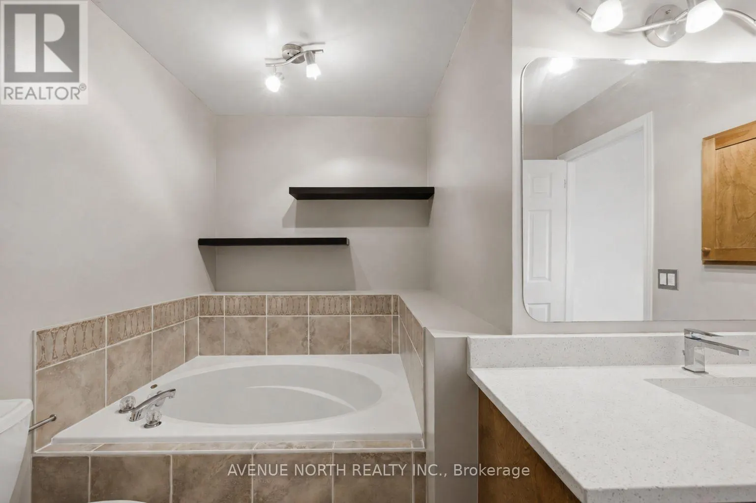 141 GLADEVIEW PRIVATE