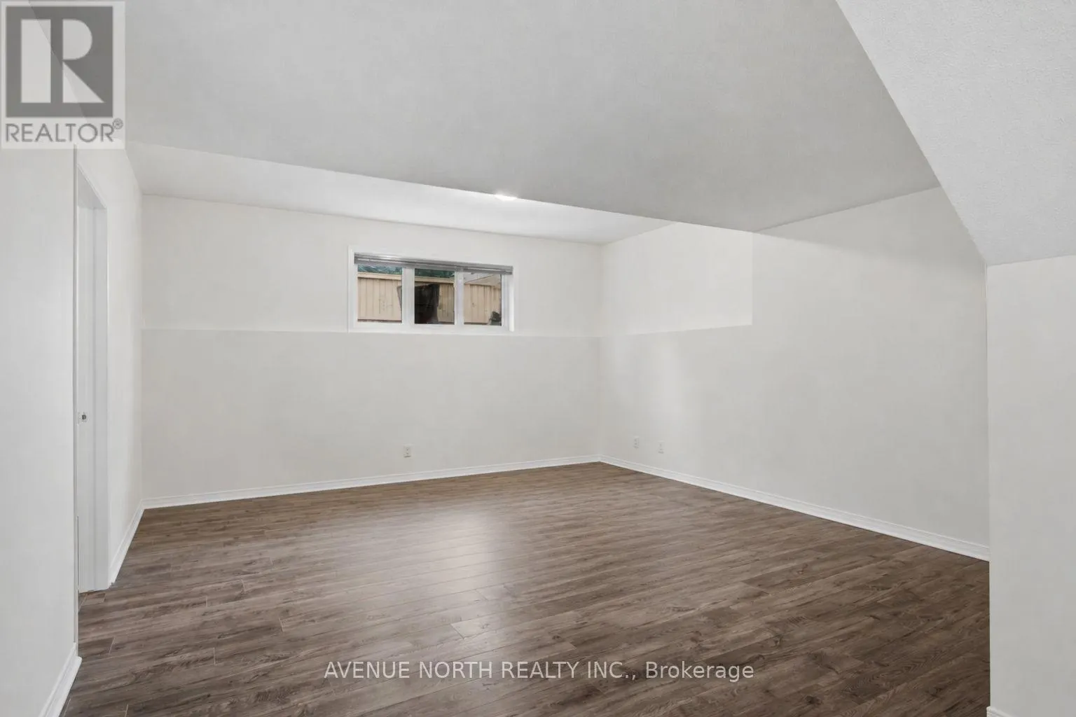 141 GLADEVIEW PRIVATE
