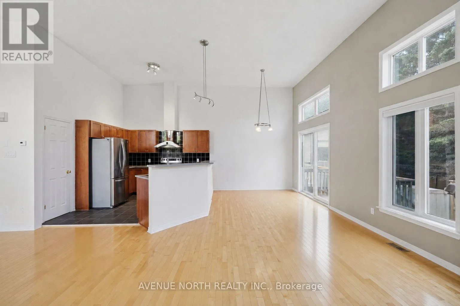 141 GLADEVIEW PRIVATE