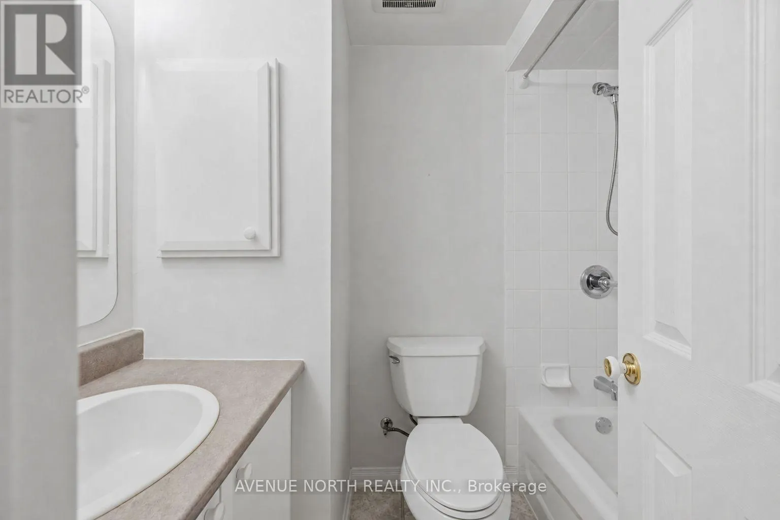 141 GLADEVIEW PRIVATE