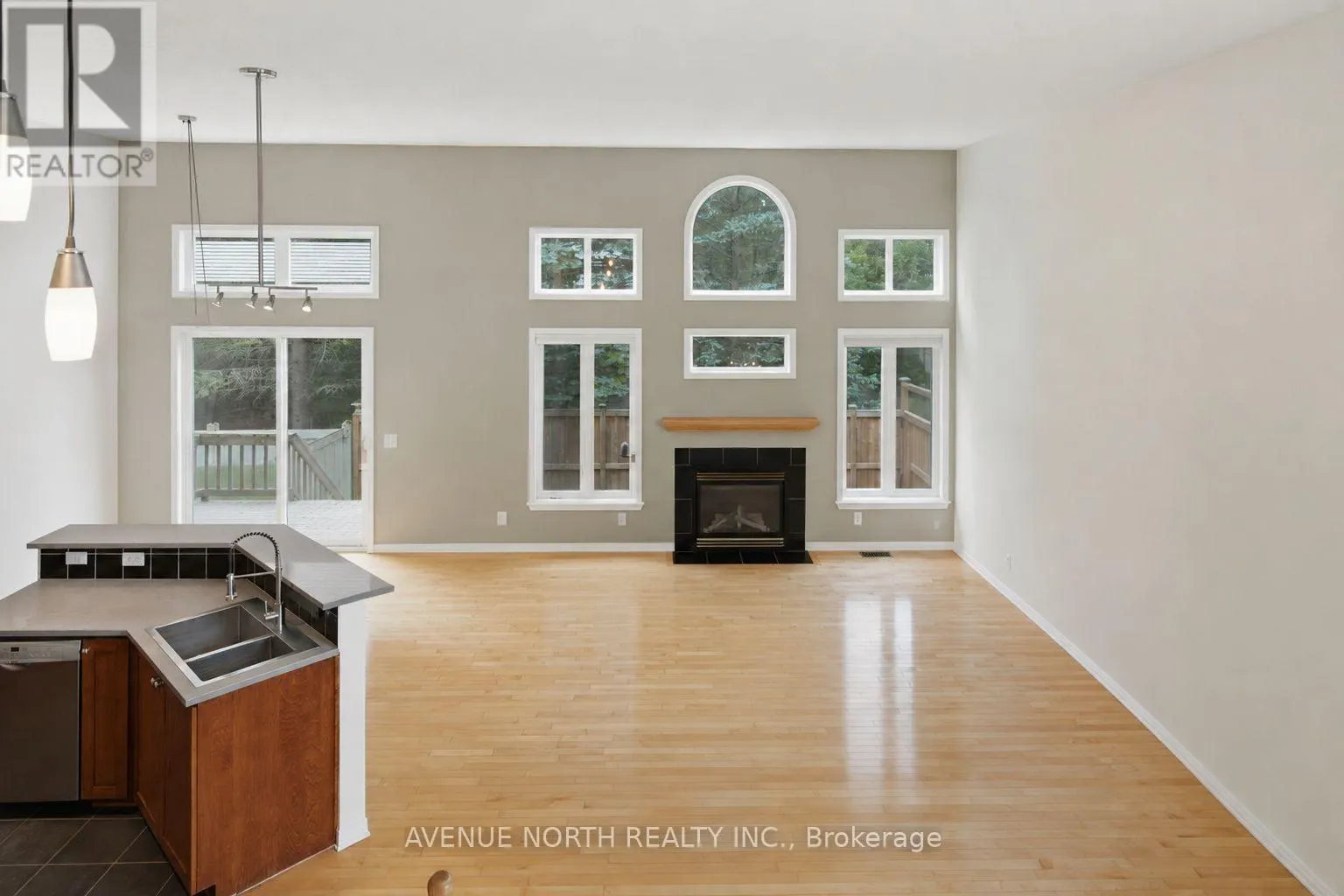 141 GLADEVIEW PRIVATE