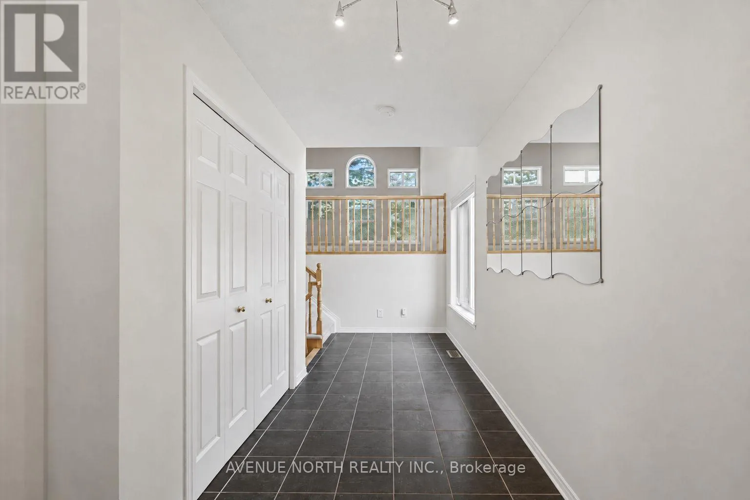 141 GLADEVIEW PRIVATE