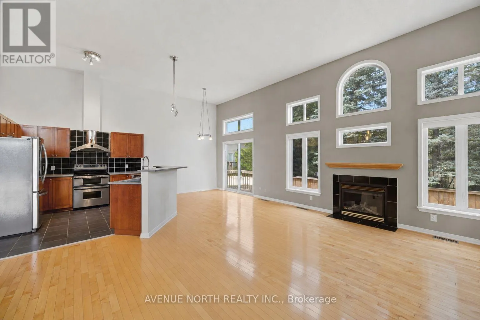 141 GLADEVIEW PRIVATE