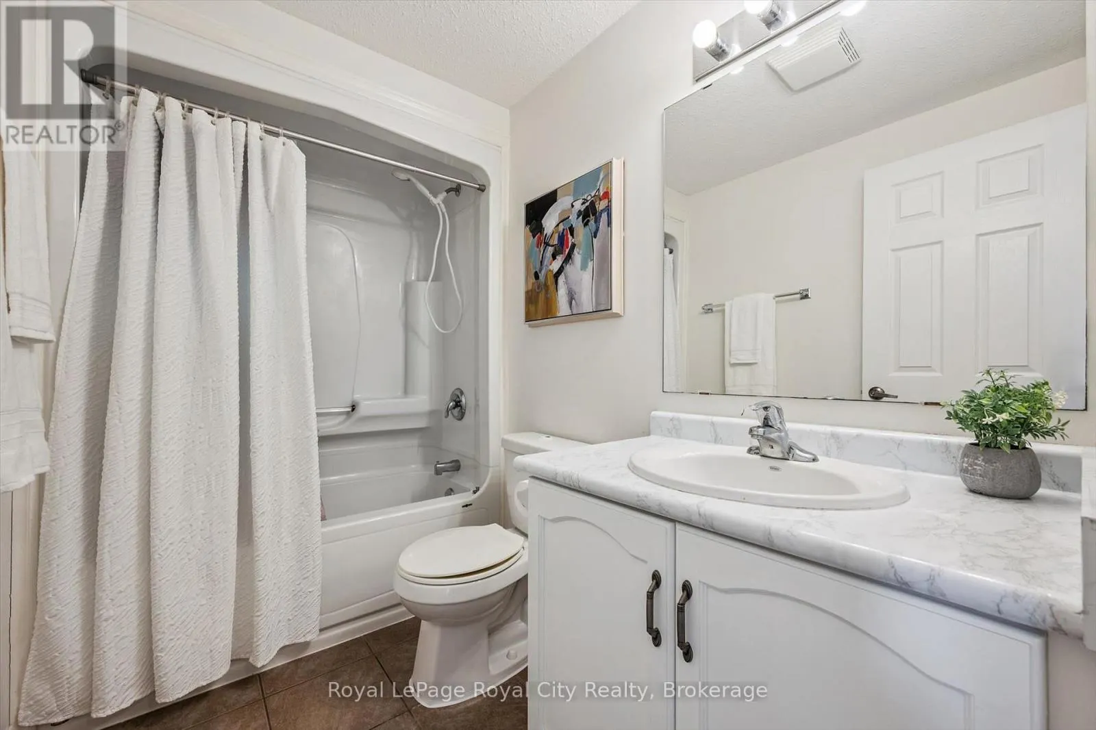 6 - 361 ARKELL ROAD #6
