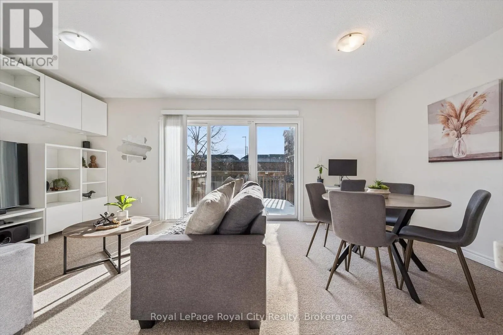 6 - 361 ARKELL ROAD #6