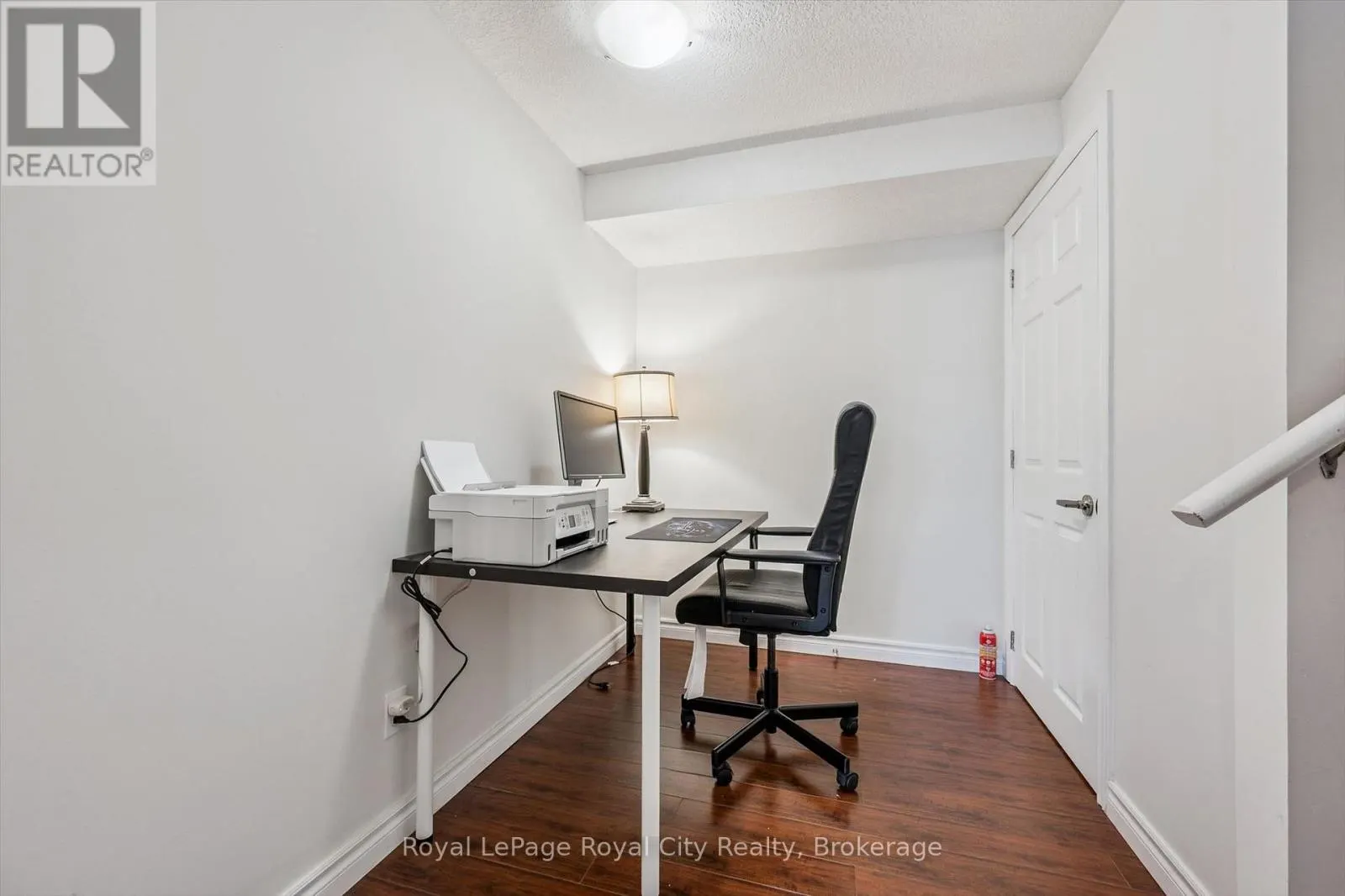 6 - 361 ARKELL ROAD #6