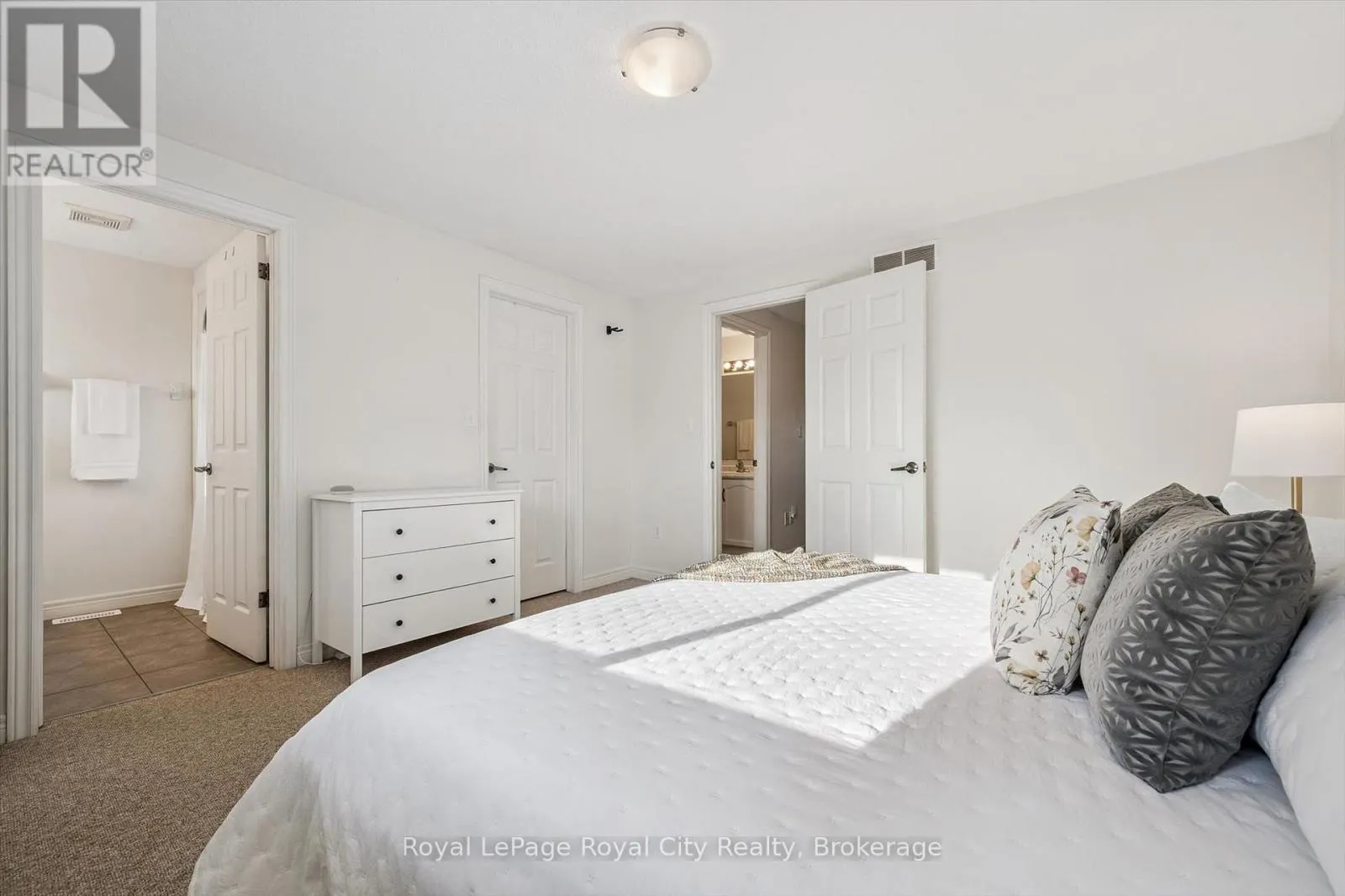 6 - 361 ARKELL ROAD #6