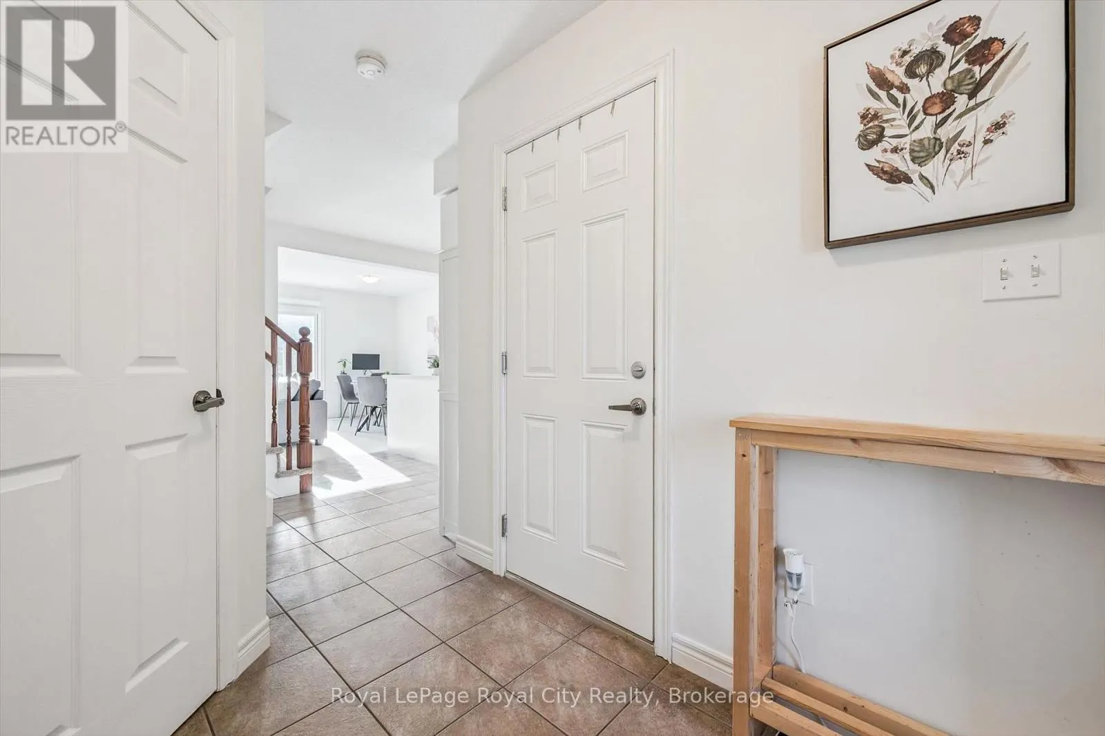 6 - 361 ARKELL ROAD #6