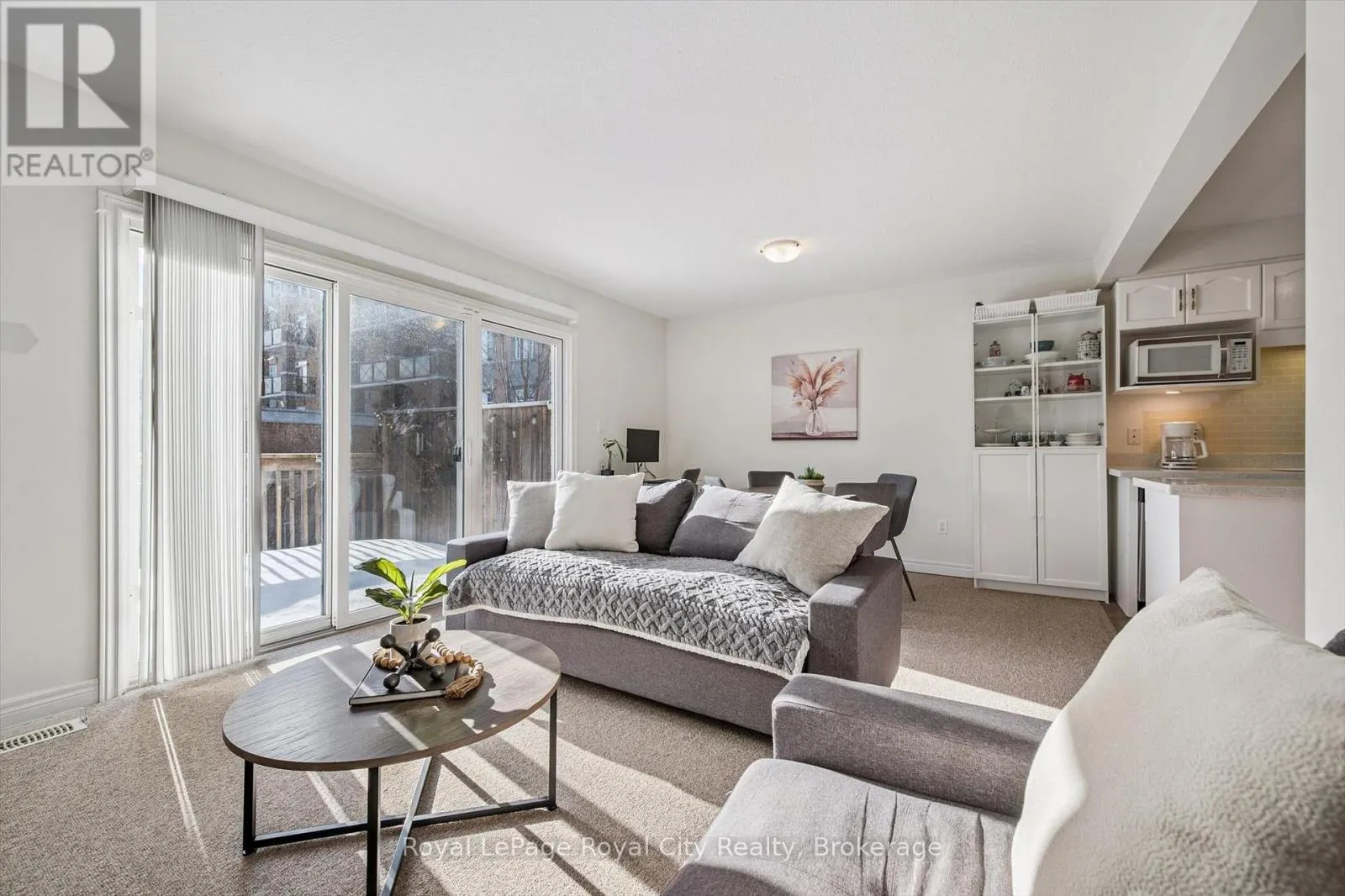 6 - 361 ARKELL ROAD #6