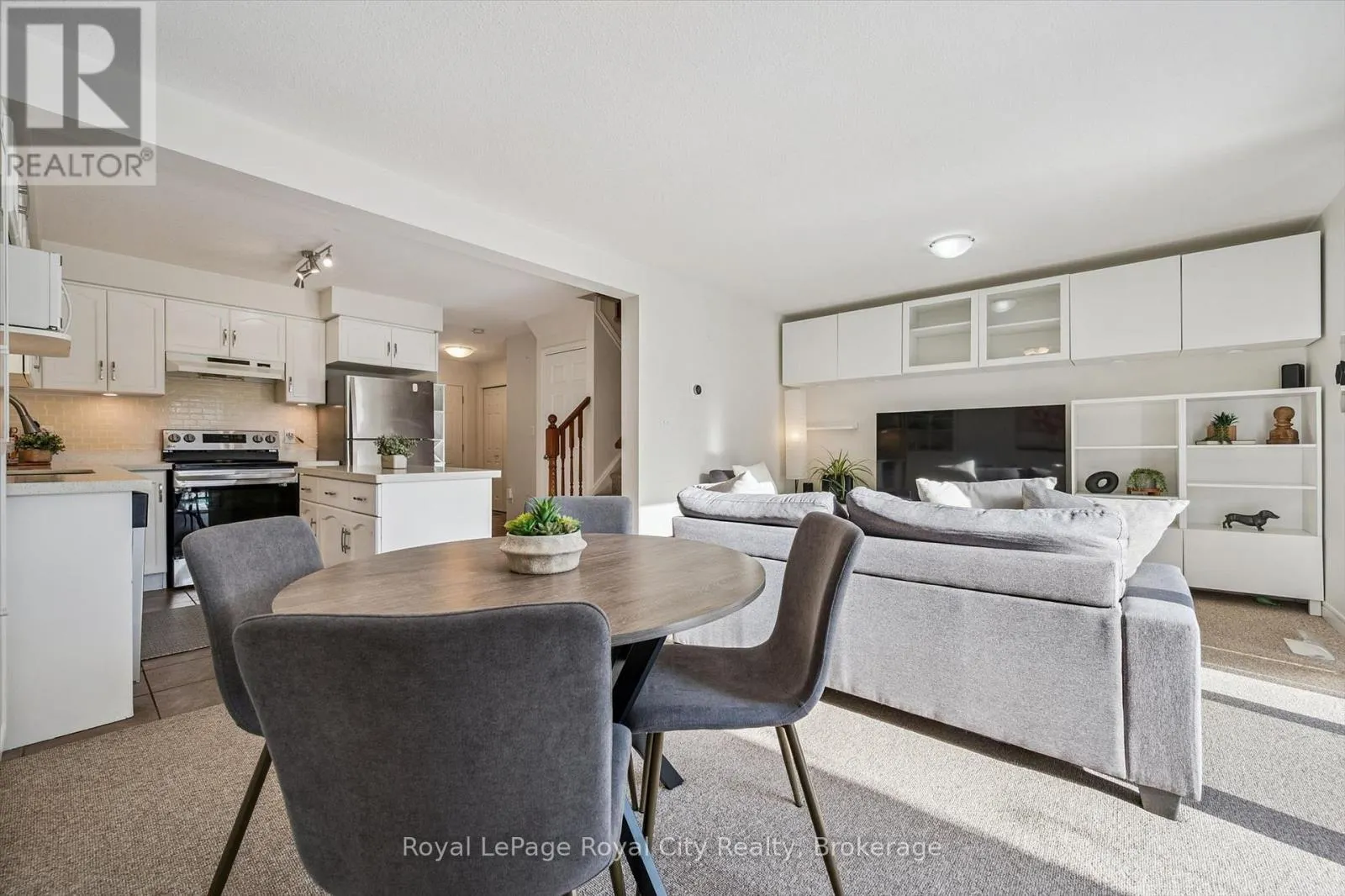 6 - 361 ARKELL ROAD #6