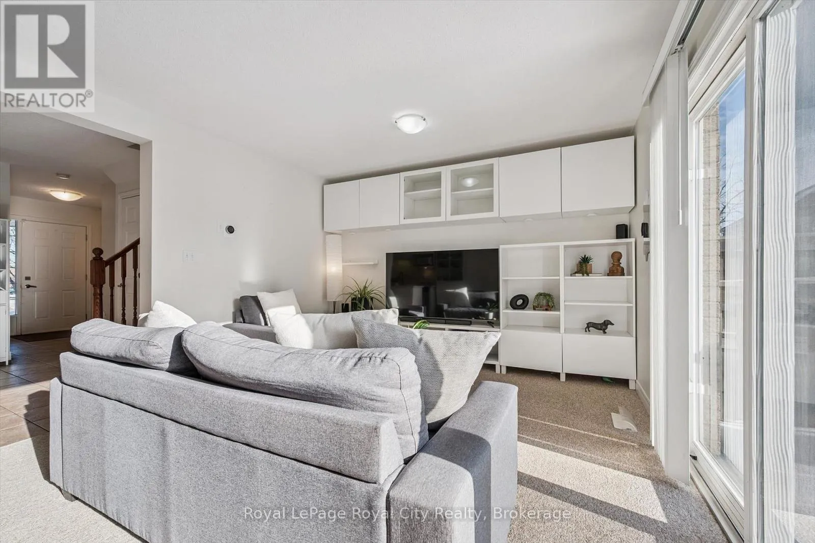 6 - 361 ARKELL ROAD #6