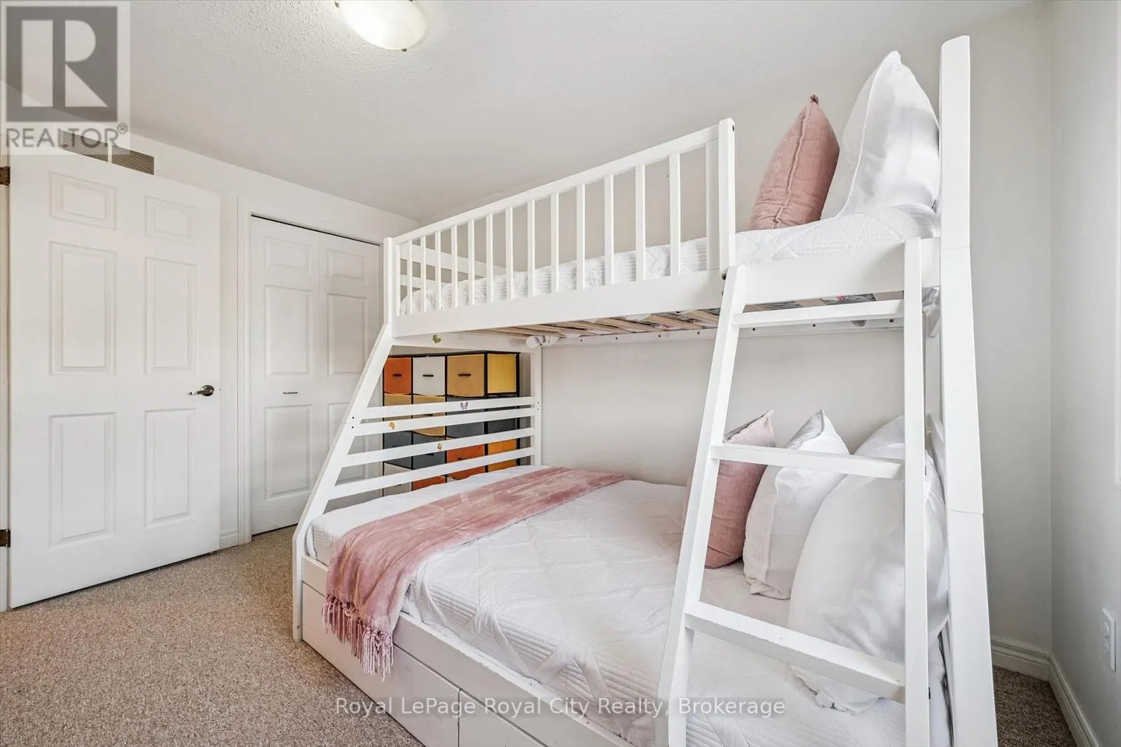 6 - 361 ARKELL ROAD #6