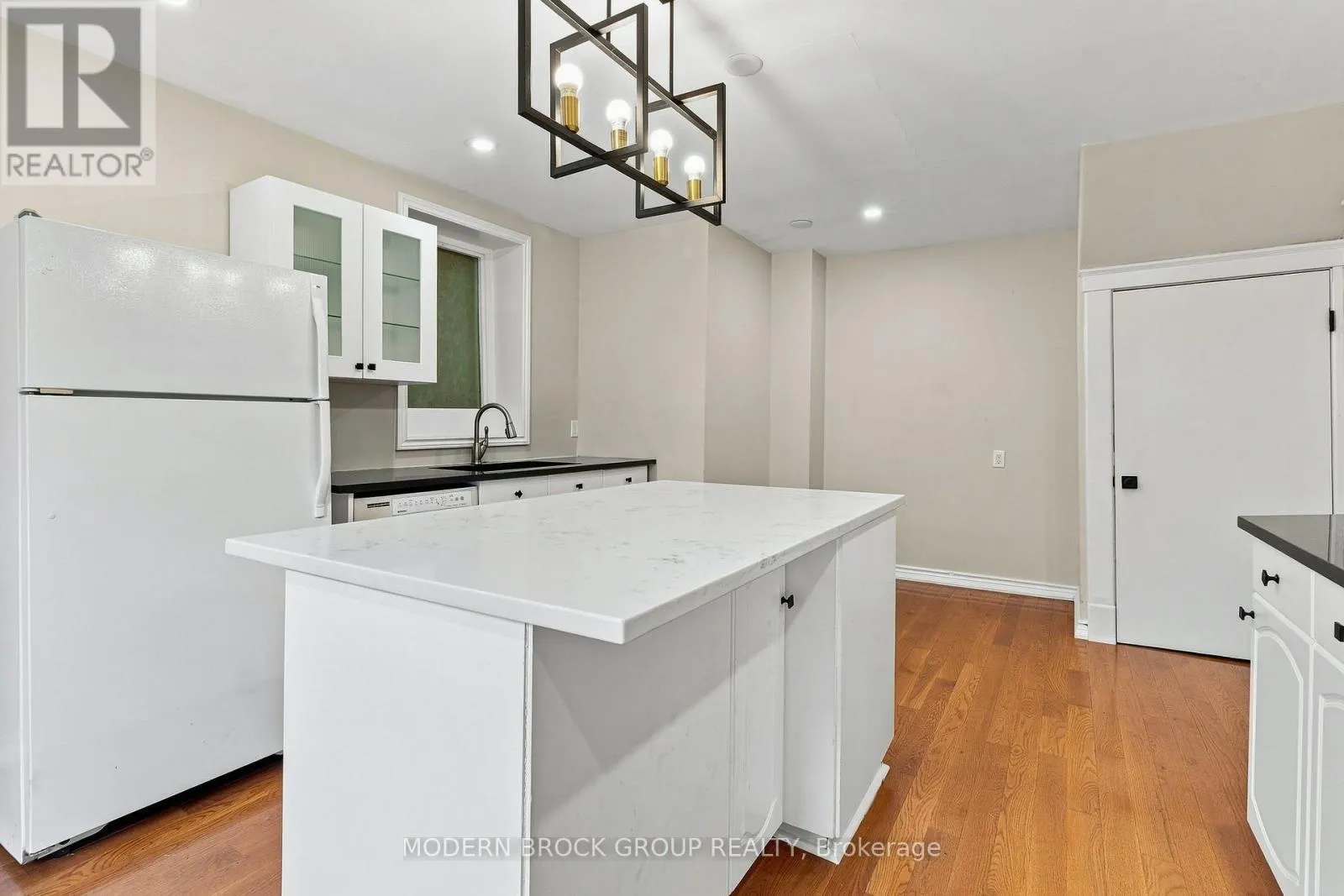 322 KING STREET W