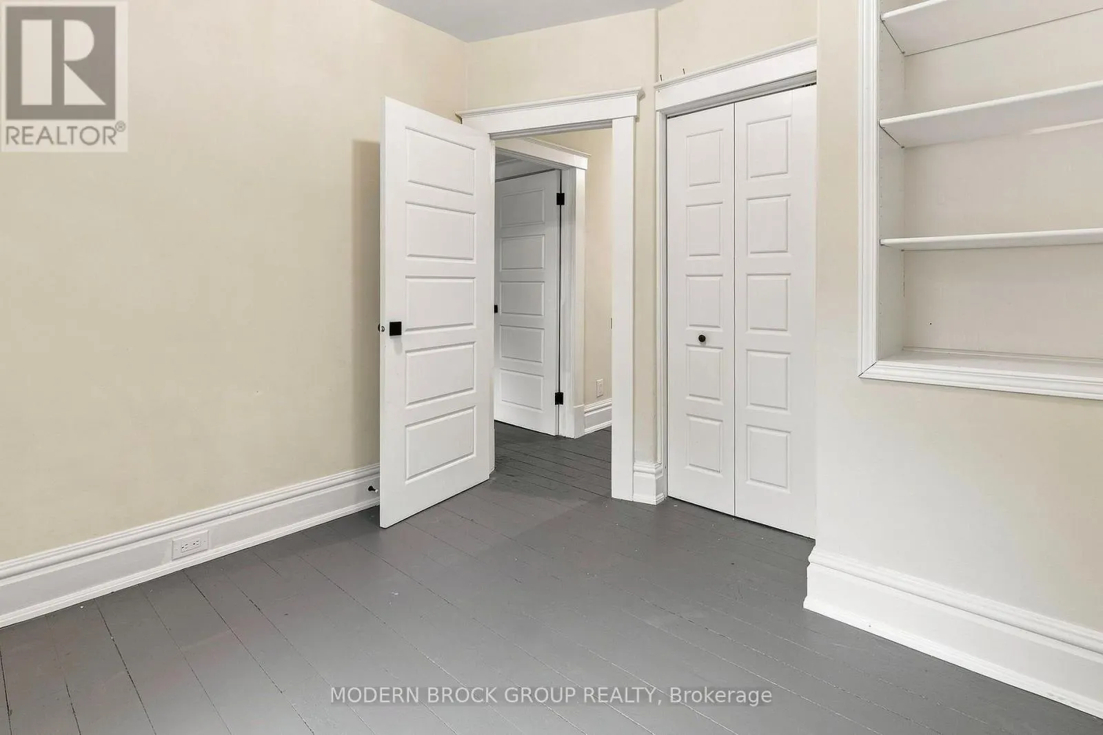 322 KING STREET W