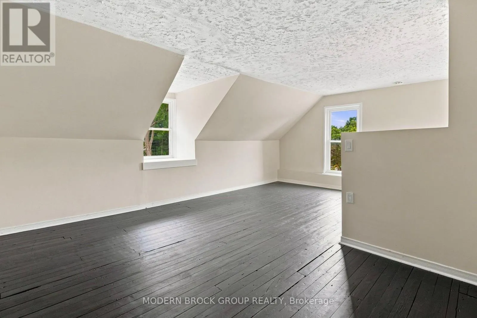 322 KING STREET W