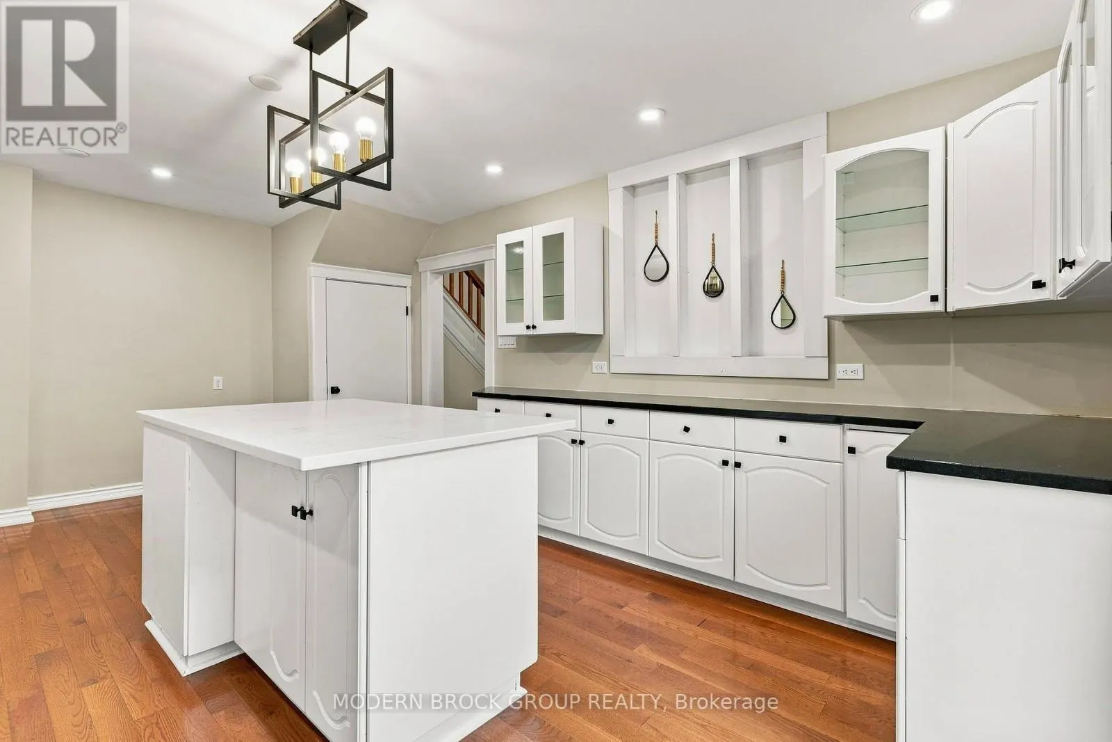 322 KING STREET W