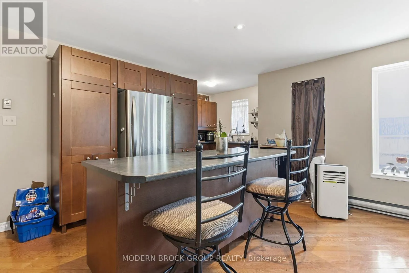 322 KING STREET W