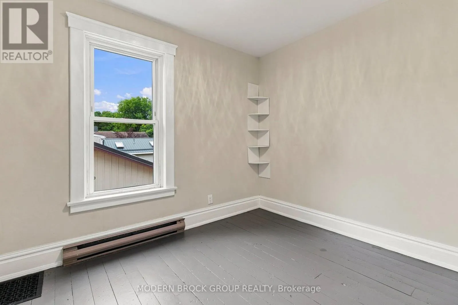 322 KING STREET W