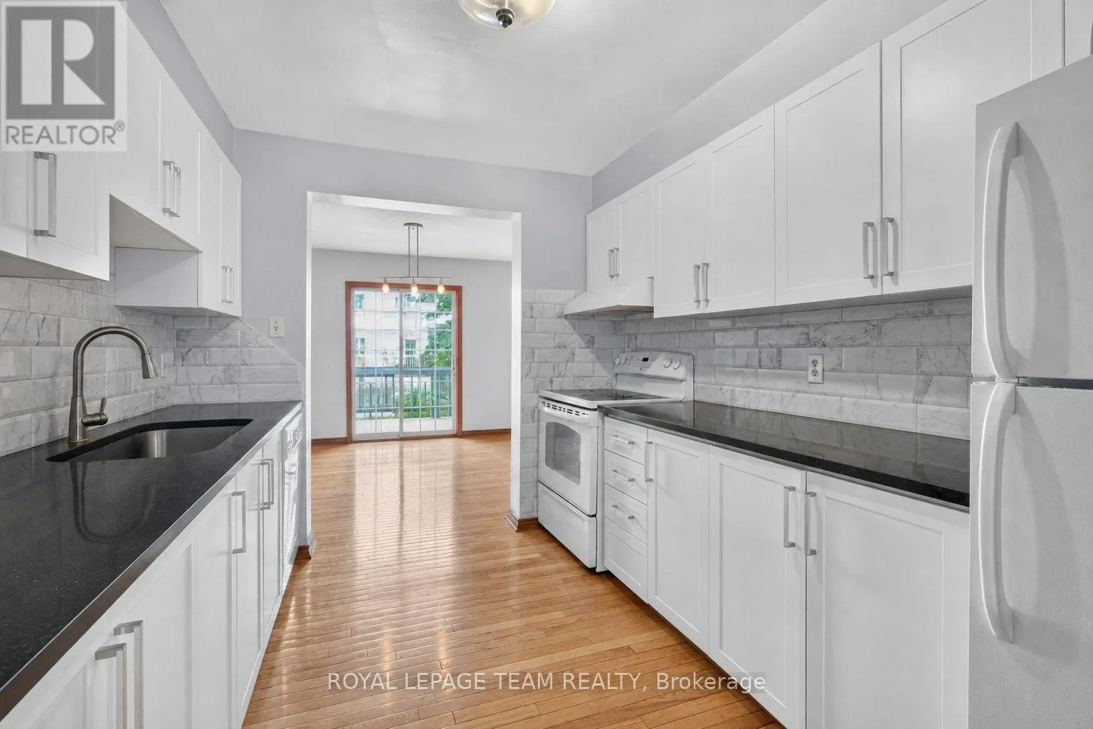 100 - 78 CASTLEGREEN PRIVATE