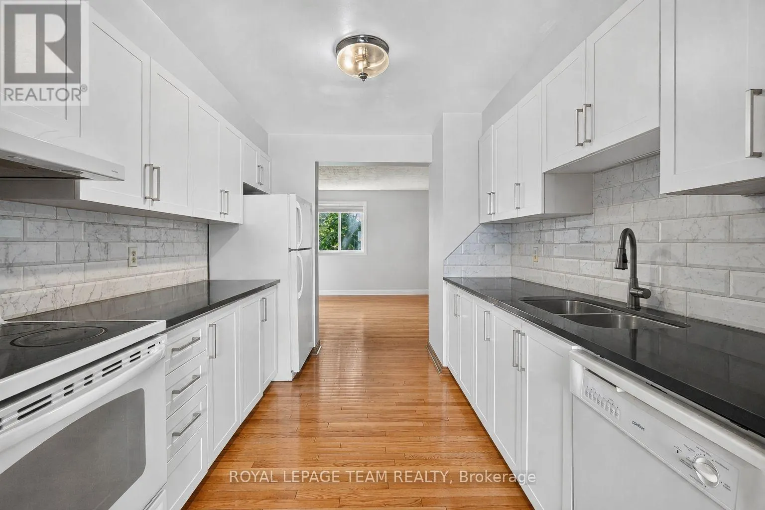 100 - 78 CASTLEGREEN PRIVATE
