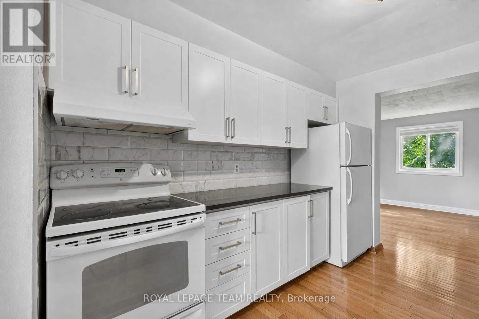 100 - 78 CASTLEGREEN PRIVATE