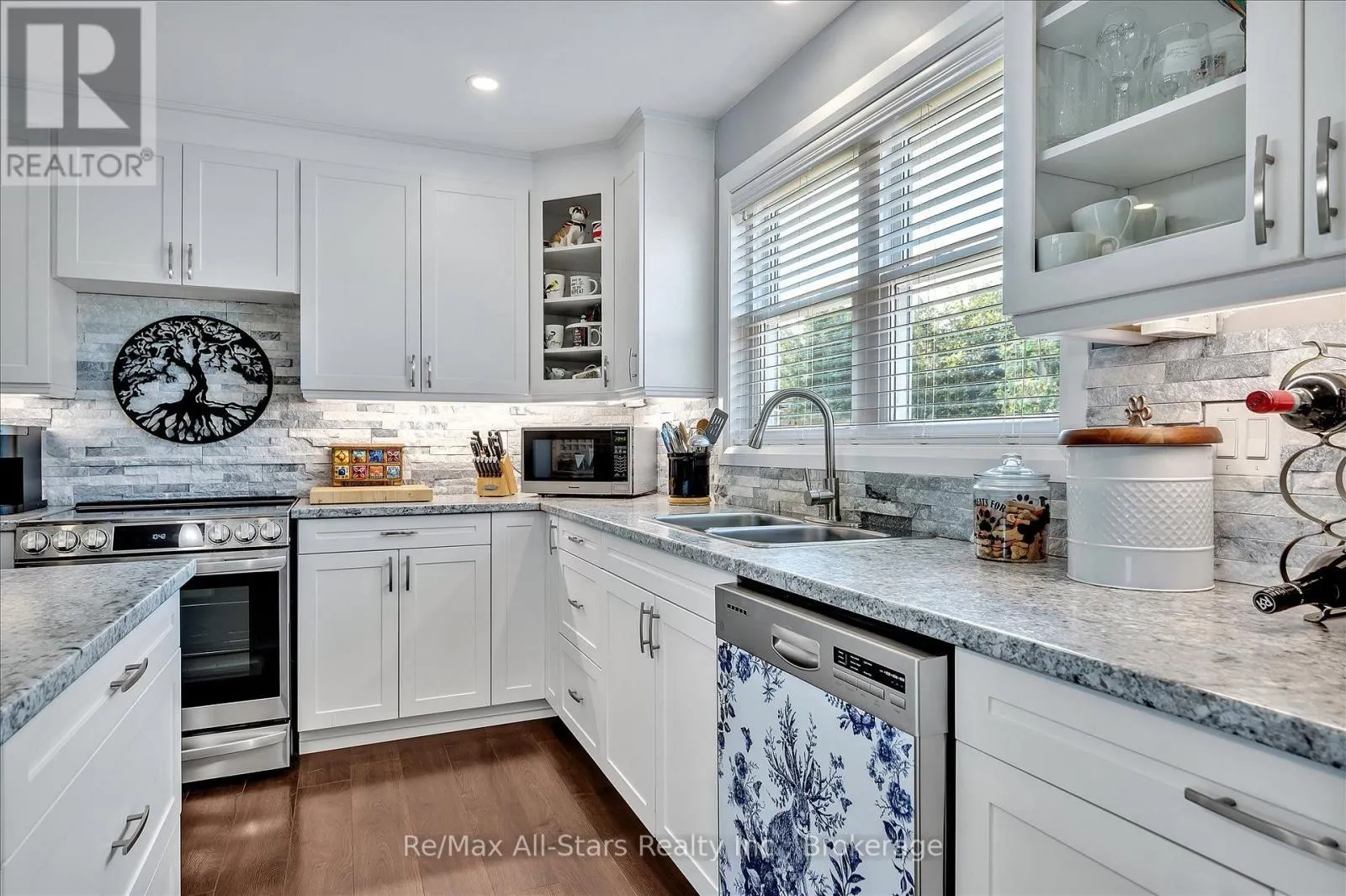 299 BARRY ROAD