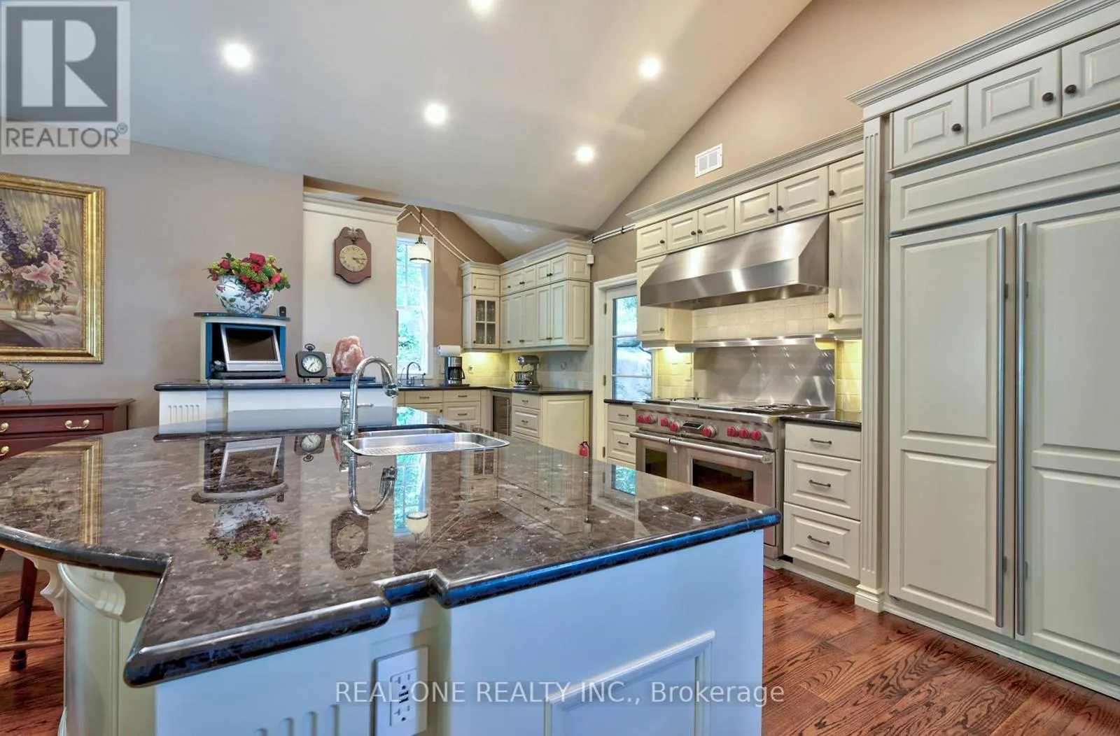 3013 MUSKOKA ROAD 117