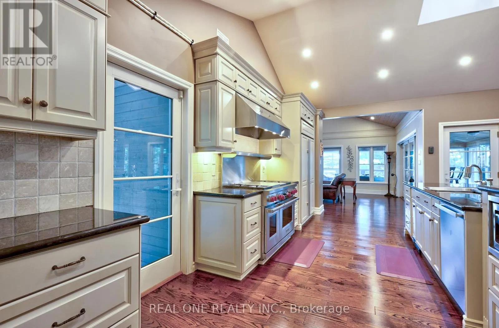 3013 MUSKOKA ROAD 117
