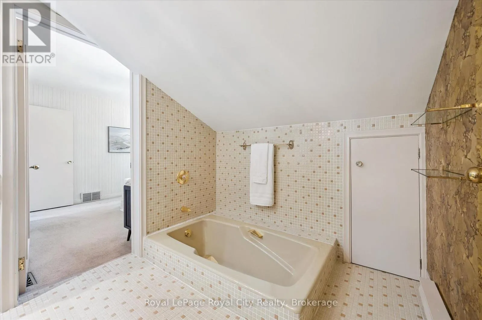 67 WOODSIDE ROAD