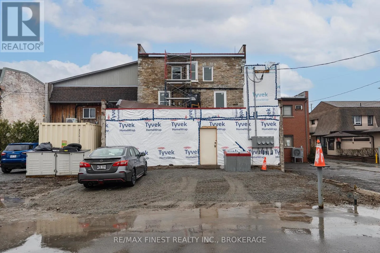 84 KING STREET E