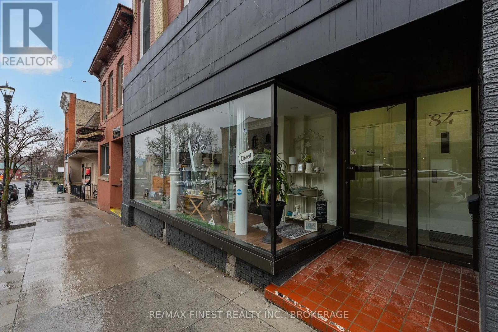 84 KING STREET E