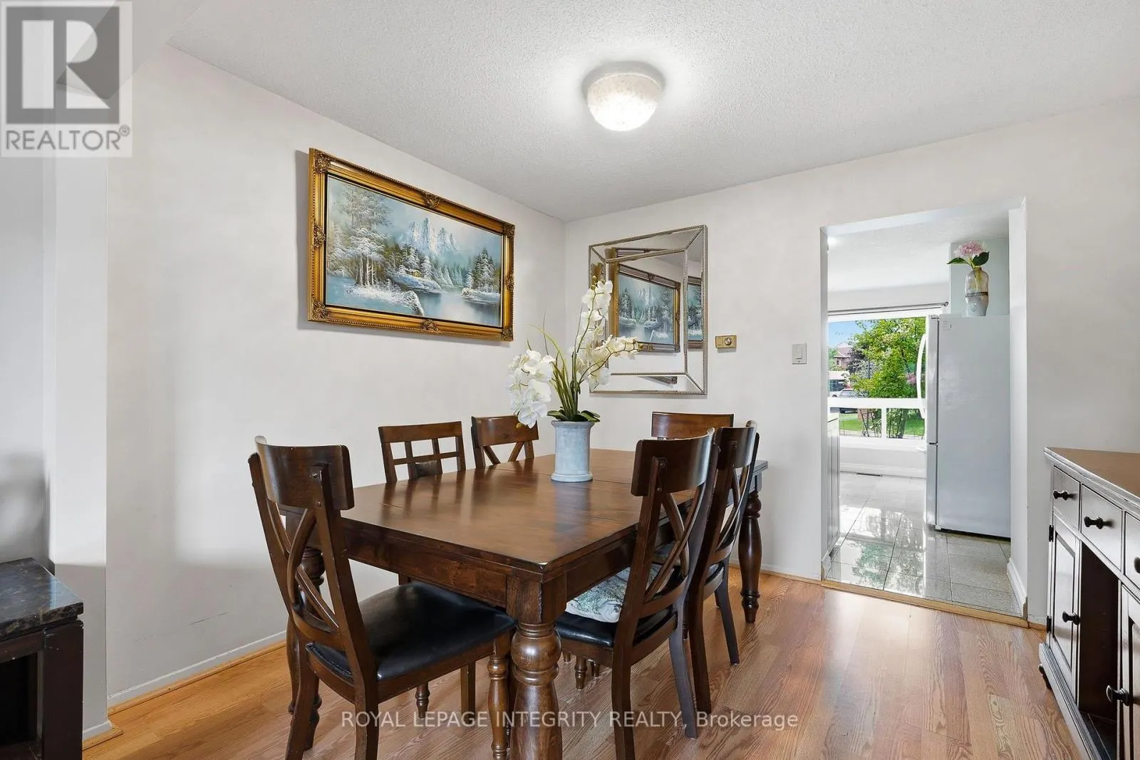 4 - 890 CAHILL DRIVE W