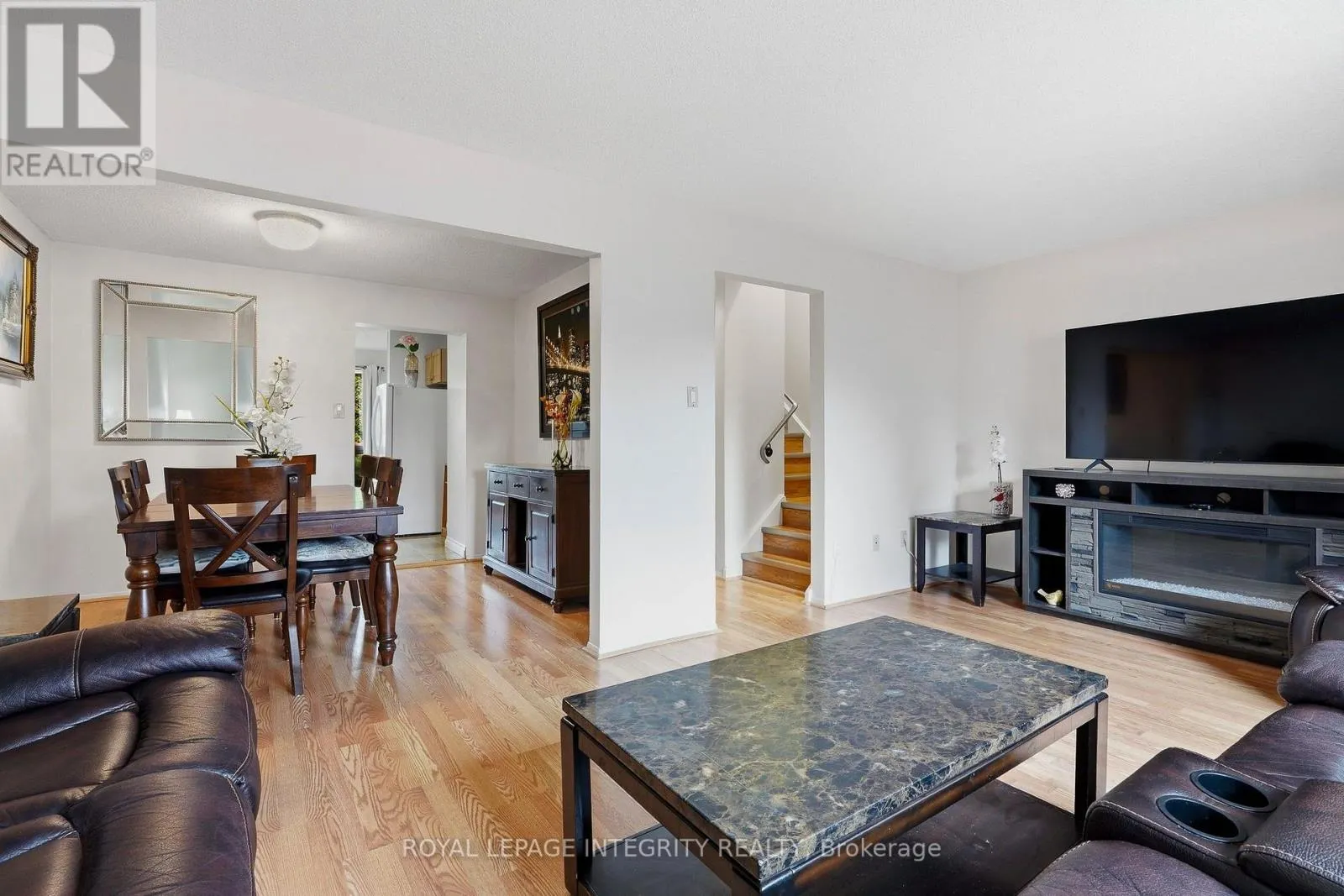 4 - 890 CAHILL DRIVE W