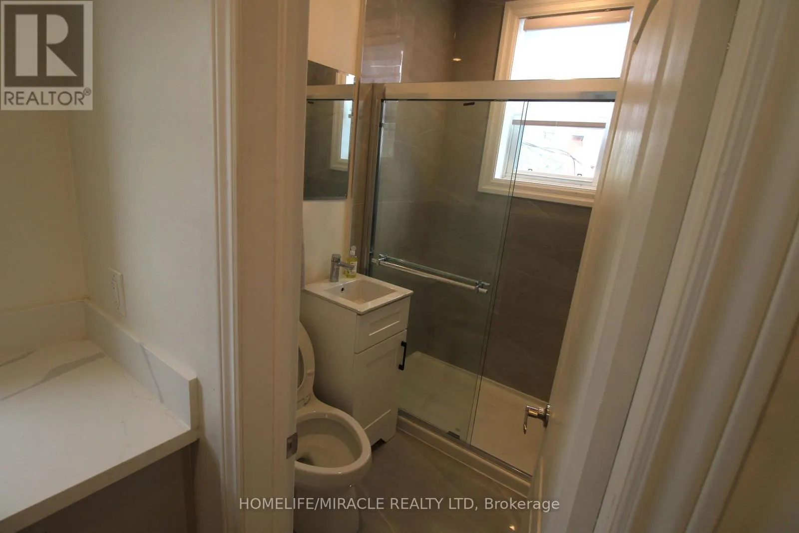 UNIT A - 29 ALBERT STREET W