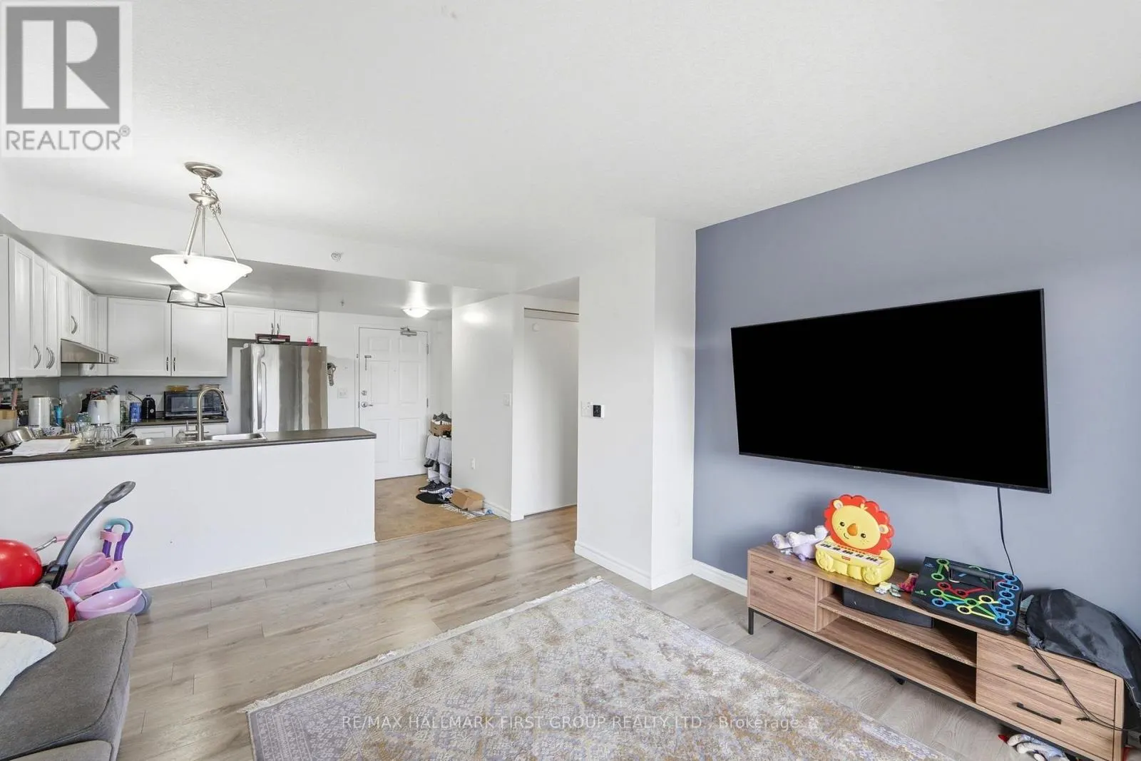 403 - 19 WATERFORD DRIVE