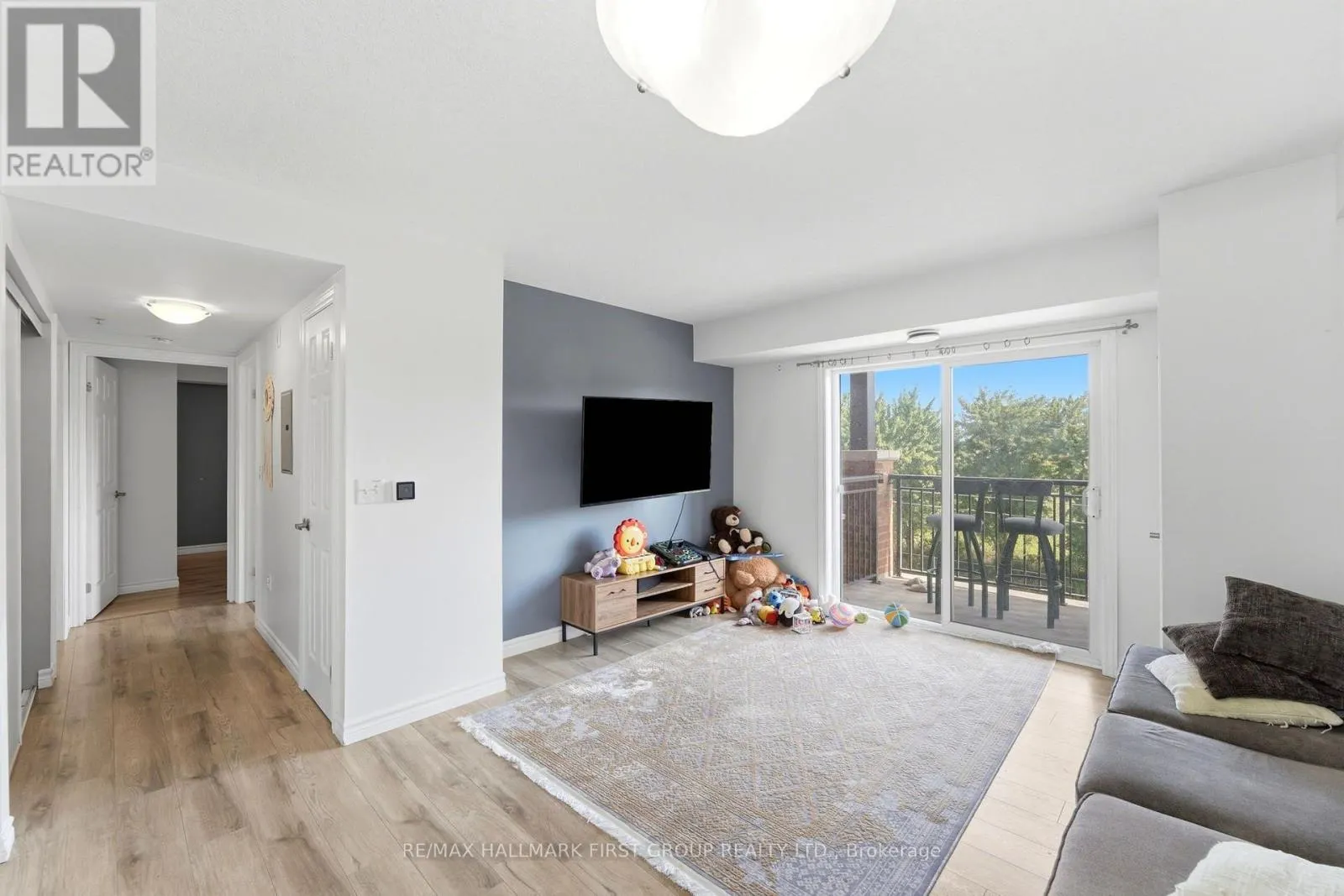 403 - 19 WATERFORD DRIVE